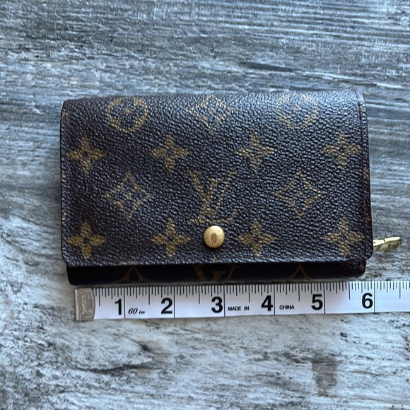 Louis Vuitton LV Wallet - Picture 11 of 13